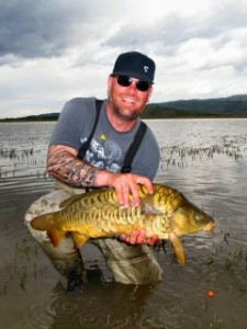 blog-May-16-2013-5-Ben-Smith-fly-fishing-for-carp