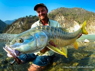 blog-Oct-27-2013-4-Jeff-Currier-fly-fishing-the-Mahakali-River