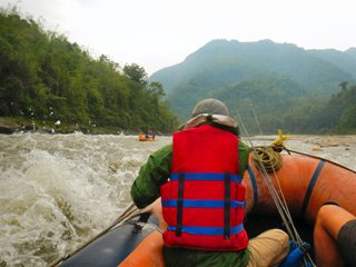 blog-May-24-2014-5-whitewater-rafting-bhutan