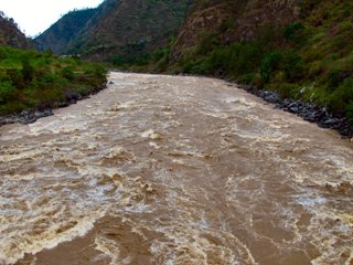blog-May-29-2014-2-a-raging-mahseer-river-in-bhutan