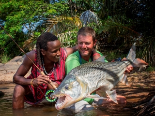 Jeff-Currier-with-tigerfish