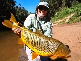 blog-July-27-2013-8-Tom-Hansen-&-Huge-Golden-Dorado