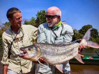 blog-Nov-10-2013-3-Jeff-Currier-Steve-Reem-tigerfishing