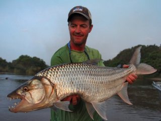 blog-Nov-4-2013-10-Jeff-Currier-flyfishing-tigerfish