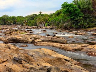 blog-Nov-5-2013-4-Mnyera-River-rapids