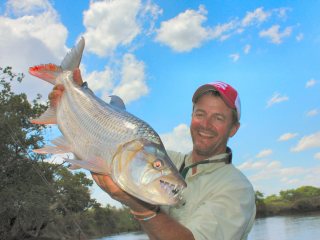 blog-Nov-7-2013-3-Jeff-Currier-tigerfishing