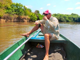 blog-Nov-7-2013-4-Jeff-Currier-fishing-for-vundu