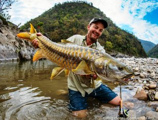 blog-April-24-2014-3-jeff-currrier-with-golden-mahseer