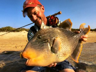 blog-March-28-2014-8-jeff-currier-flyfishing-for-triggerfish