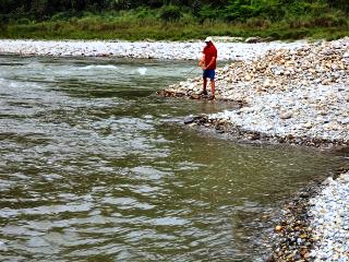 blog-May-25-2014-4-jon-miceler-flyfishing-for-mahseer