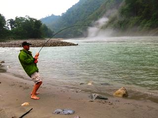 blog-May-27-2014-3-jeff-currier-flyfishing-mahseer