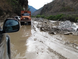 blog-May-30-2014-5-driving-in-bhutan