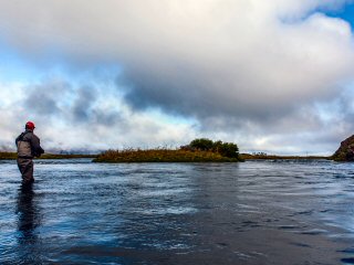 blog-Aug-12-2014-3-Jeff-Currier-fly-fishing-in-Iceland