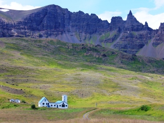 blog-Aug-3-2014-7-driving-in-iceland