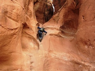 blog-Nov-18-2014-3-jeff-currier-in-peekaboo-slot-canyon