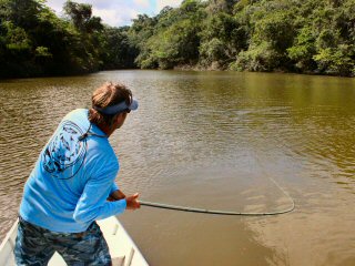 blog-Nov-4-2014-10-tim-brune-hooked-to-an-arapaima