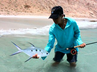 blog-April-21-2015-13-granny-currier-flyfishing-for-largespot-pompano