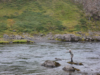 blog-aug-26-2016-3-jeff-currier-with-icelandic-flyfishermen