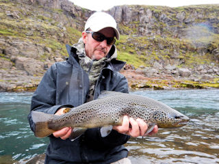 blog-aug-26-2016-8-jeff-currier-brown-trout-fishing-iceland