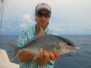 Jeff Currier fly fishing for almaco jack
