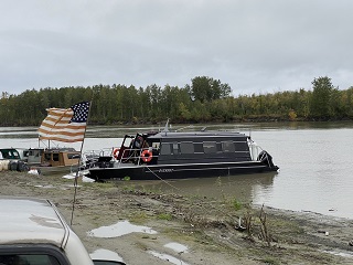 Midnight-sun-flyfishing